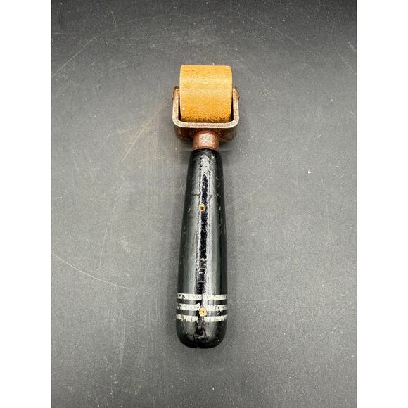 Vintage Hyde No.300 wallpaper seam roller tool - Picture 6 of 8